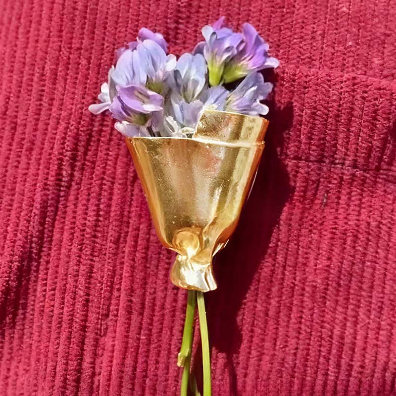 ✨【Wearable Fresh Flower Brooch Pin - Versatile Elegant Natural Charm】✨